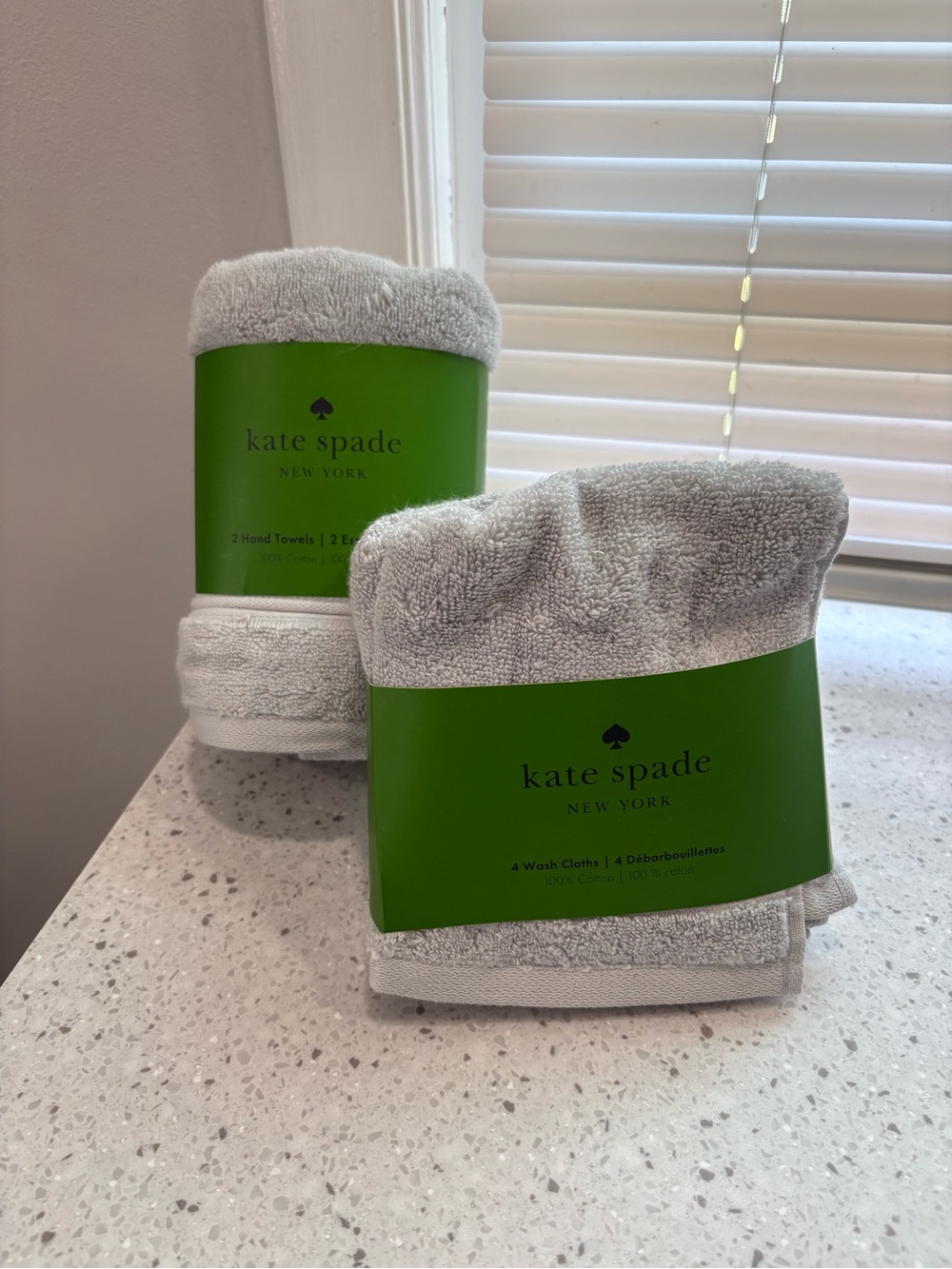 NWT kate spade Light Gray
Bath Set- Hand Towels-Set of 2 and Washcloths-Set of 4
